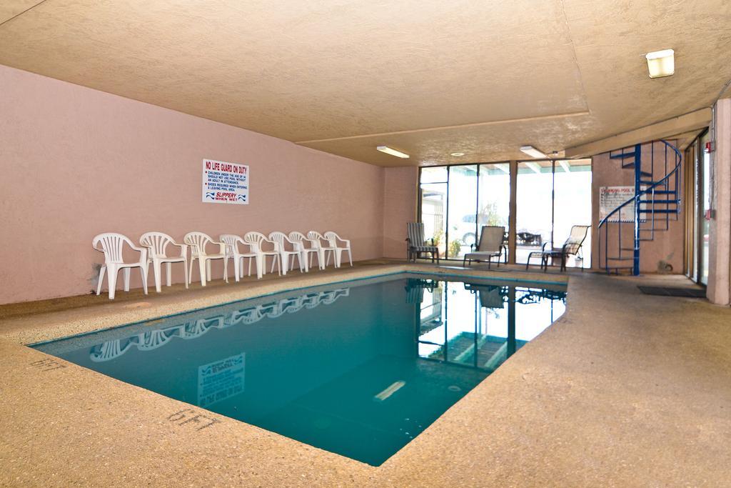 Econo Lodge San Angelo Buitenkant foto