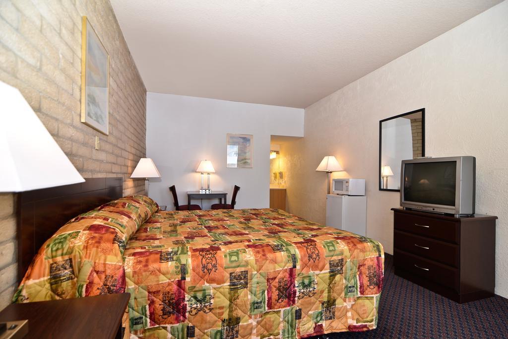 Econo Lodge San Angelo Buitenkant foto