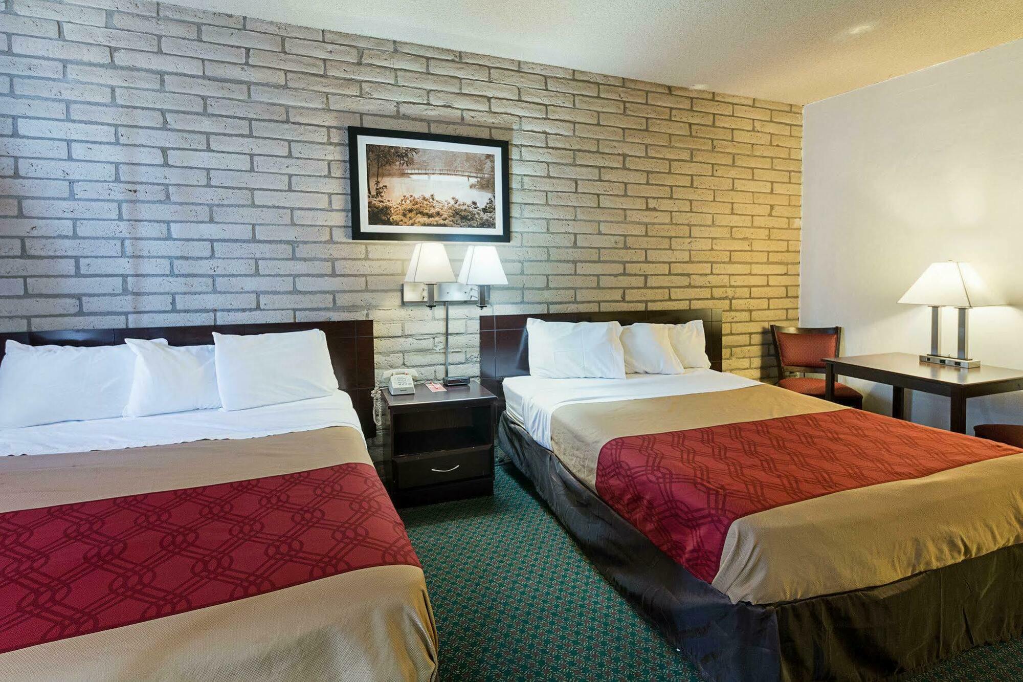 Econo Lodge San Angelo Buitenkant foto