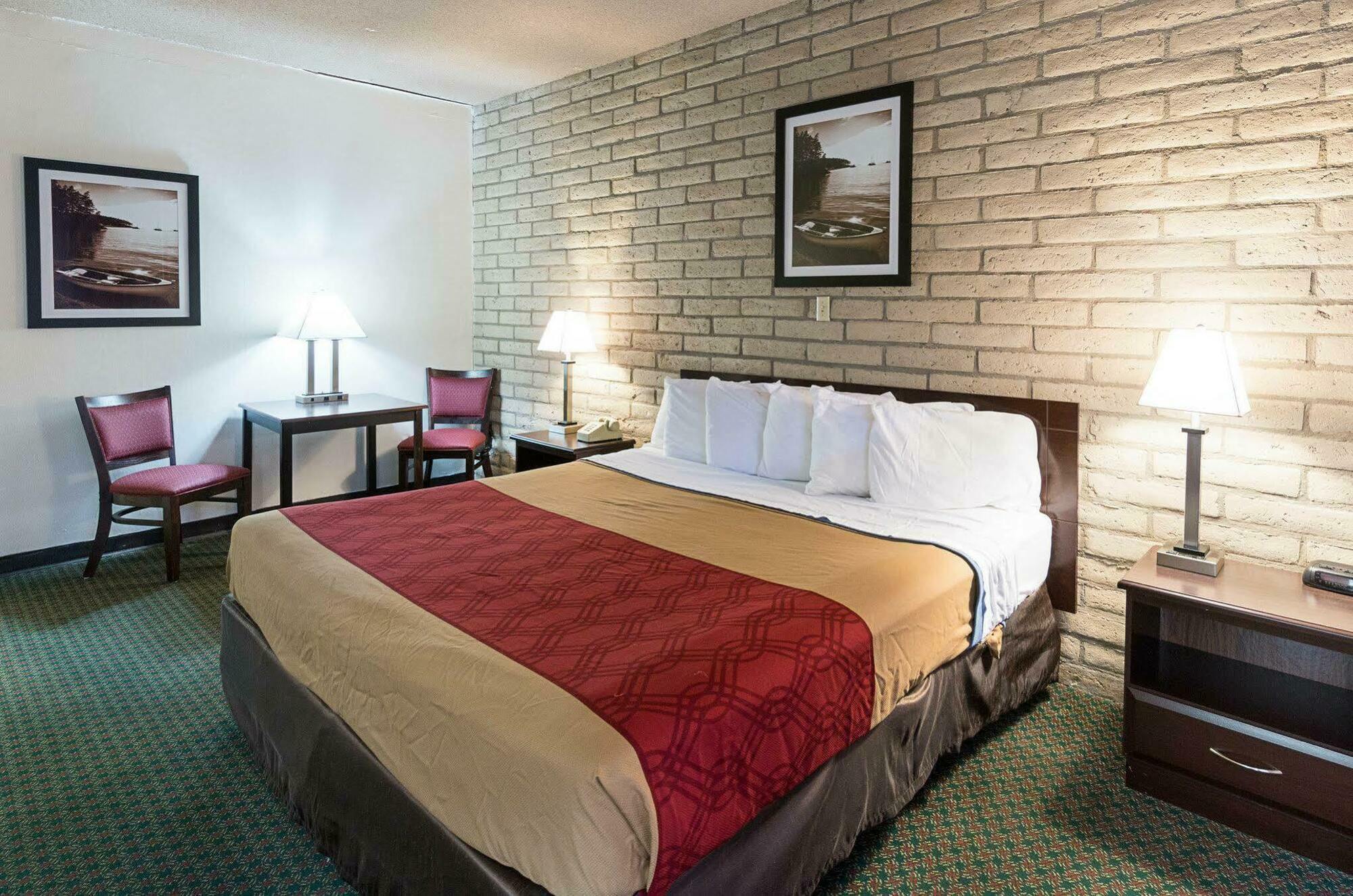 Econo Lodge San Angelo Buitenkant foto
